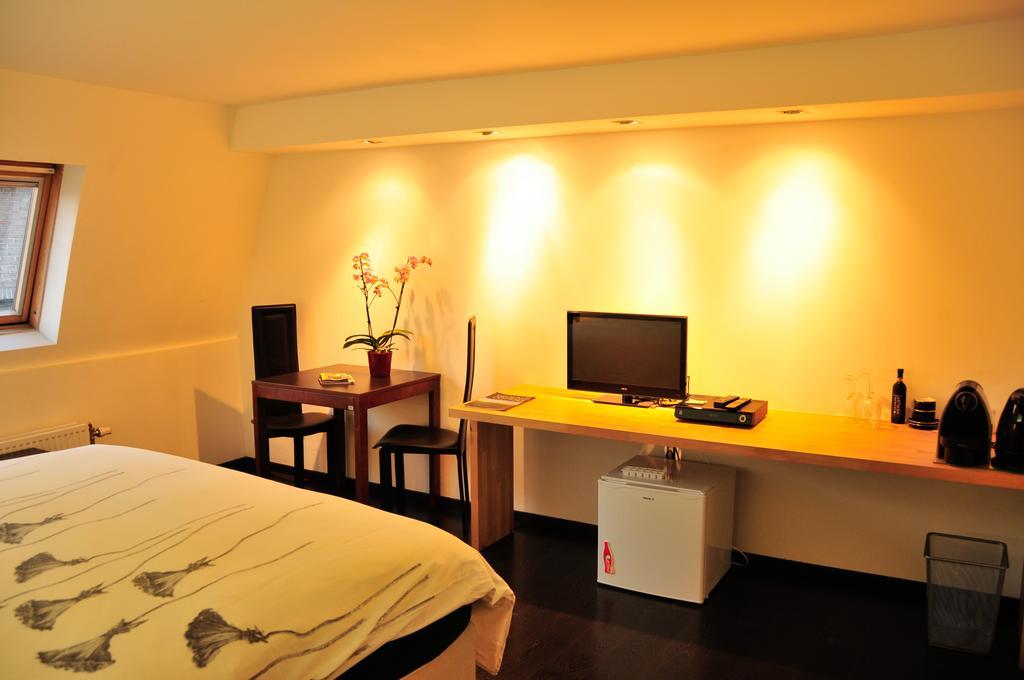 Logies Zen Aan Zee Bed and Breakfast Οστένδη Δωμάτιο φωτογραφία